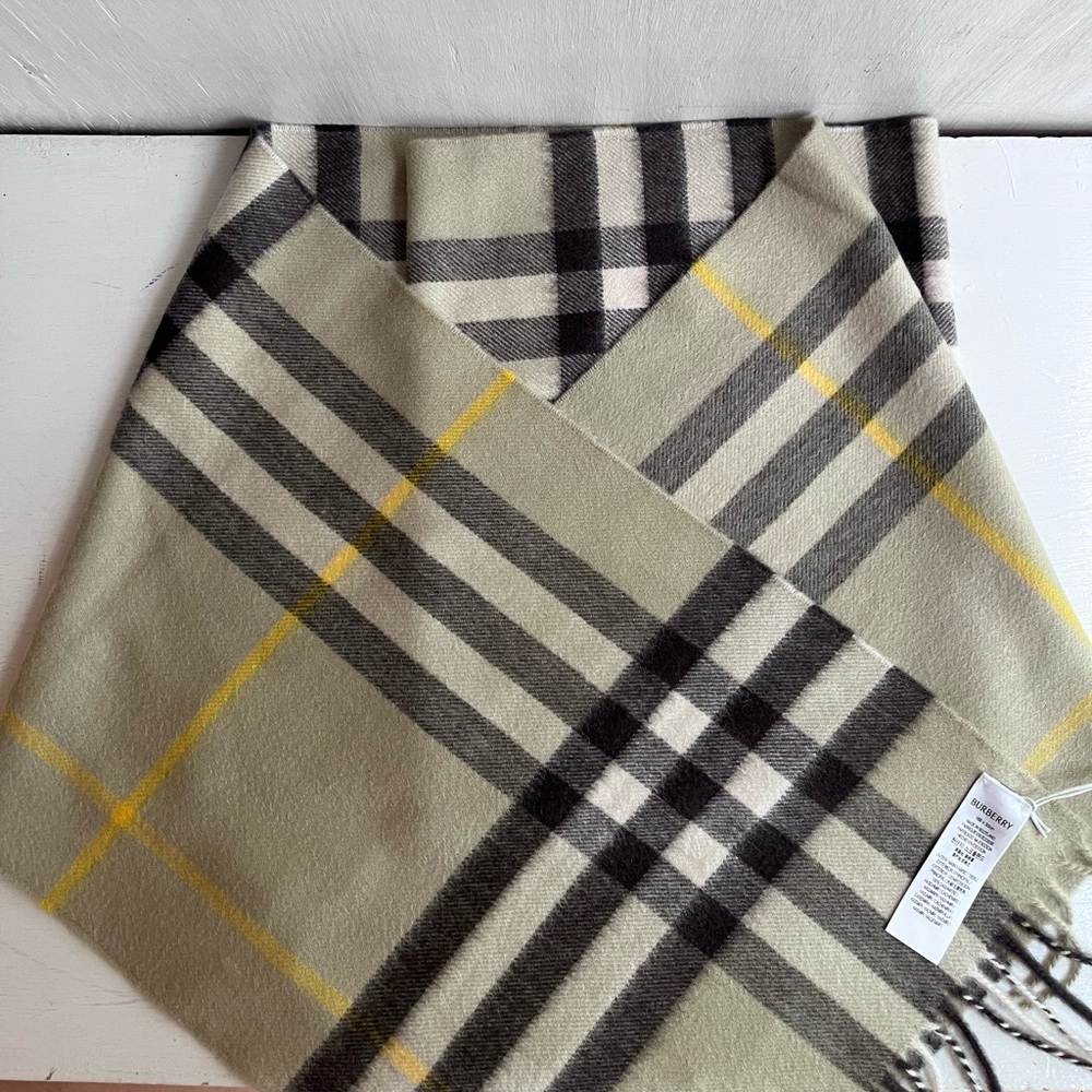 BURBERRY Giant Icon Check Cashmere Scarf- Hunter - Picture 10 of 12
